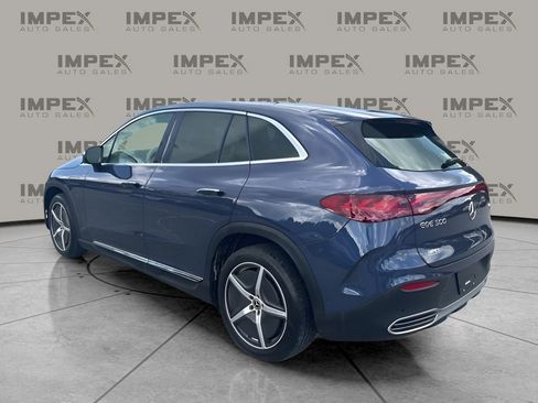 Used 2023 Mercedes-Benz EQE 500 4MATIC SUV w/ Exclusive Trim Package image 3