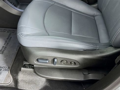 Used 2024 Buick Enclave Premium image 24