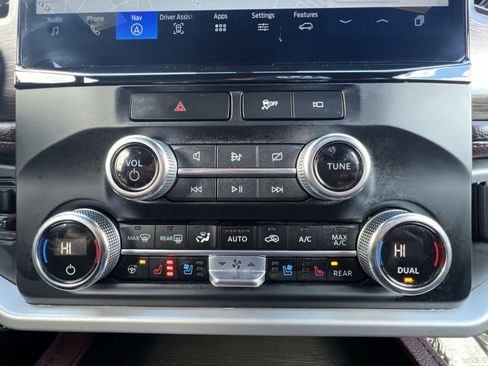 Used 2023 Ford Expedition Max Limited image 21