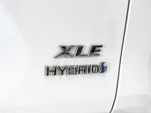 Used 2022 Toyota RAV4 XLE w/ Convenience Package AWD/4WD image 30