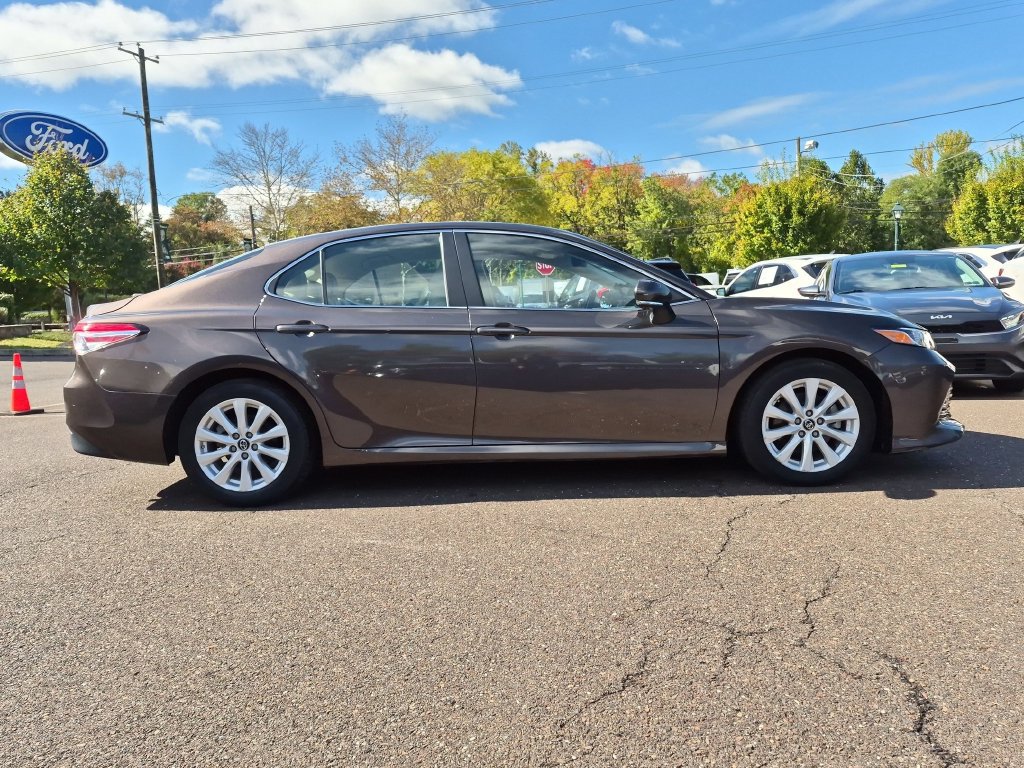 Used 2018 Toyota Camry LE w/ Convenience Package FWD image 13