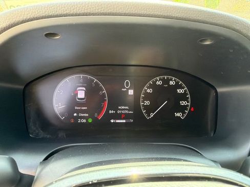 Used 2024 Honda HR-V Sport image 32