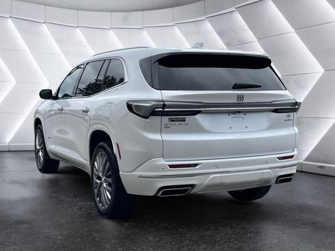 Used 2025 Buick Enclave Avenir AWD/4WD image 4