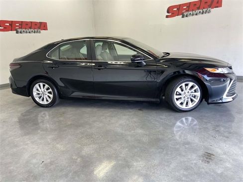 Used 2023 Toyota Camry LE image 2