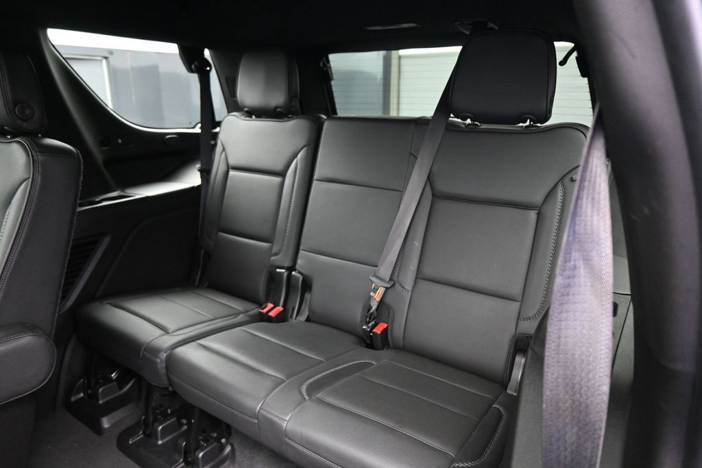 Used 2021 GMC Yukon Denali w/ Denali Premium Package AWD/4WD image 29