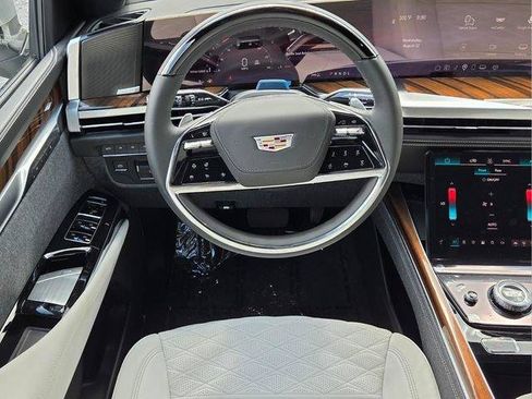 New 2026 Cadillac Escalade Platinum Sport w/ LPO, ONYX Package AWD/4WD image 18