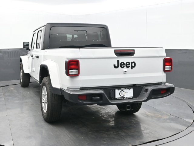 Used 2022 Jeep Gladiator Sport AWD/4WD image 4