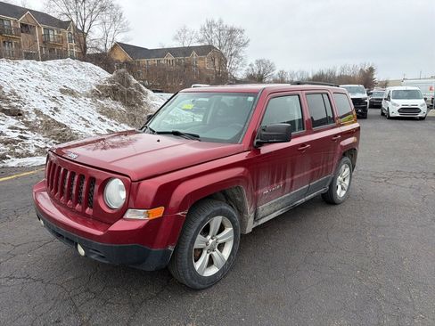Used 2014 Jeep Patriot Latitude image 1