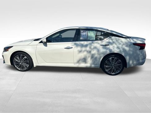 Used 2023 Nissan Altima 2.5 SL AWD/4WD image 3