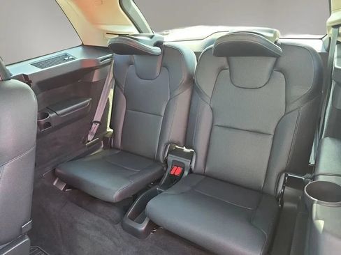 Used 2022 Volvo XC90 T6 Momentum w/ Advanced Package AWD/4WD image 48