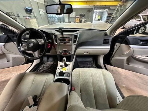 Used 2010 Subaru Legacy 2.5i Premium AWD/4WD image 33