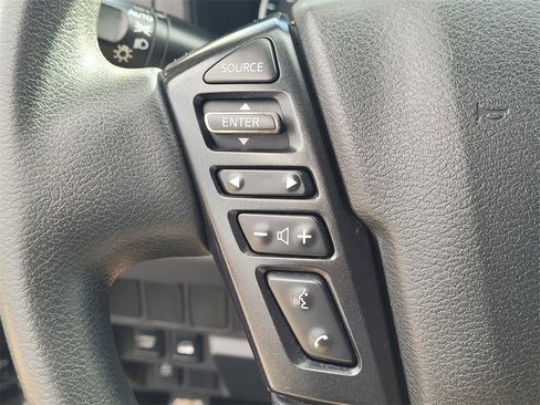 Used 2023 Nissan Frontier SV image 14