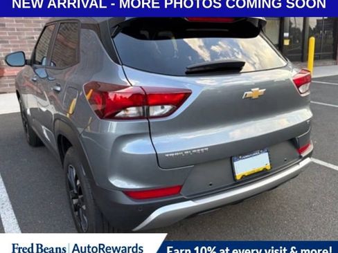 Used 2021 Chevrolet TrailBlazer LT w/ Convenience Package FWD image 6