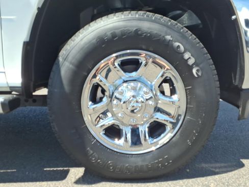 Used 2024 RAM 2500 Tradesman w/ Chrome Appearance Group AWD/4WD image 9