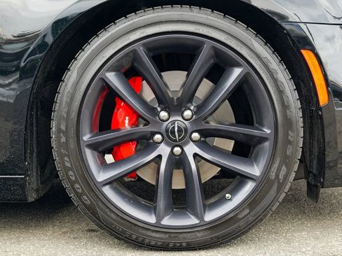 Used 2023 Chrysler 300 C image 12