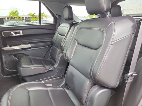 Used 2023 Ford Explorer XLT w/ Equipment Group 202A image 9