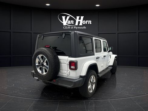 Used 2022 Jeep Wrangler Unlimited Sahara w/ Cold Weather Group AWD/4WD image 4