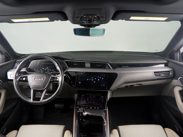 Used 2024 Audi Q8 e-tron Prestige AWD/4WD image 3