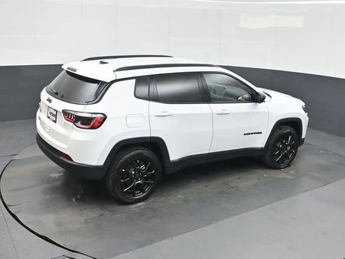 New 2026 Jeep Compass Latitude image 29