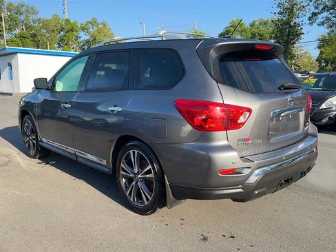 Used 2017 Nissan Pathfinder Platinum w/ Family Entertainment Package image 28