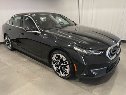 Used 2026 BMW 540i xDrive AWD/4WD image 3