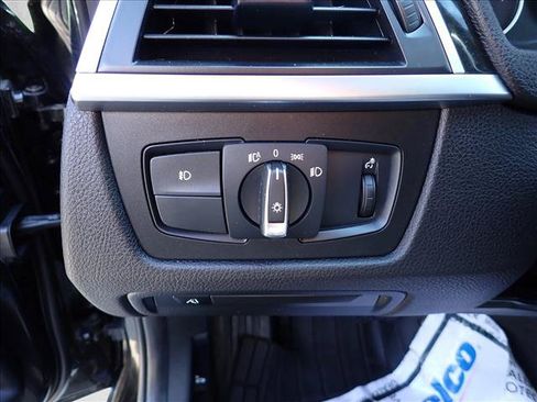Used 2018 BMW 330i xDrive Sedan AWD/4WD image 15