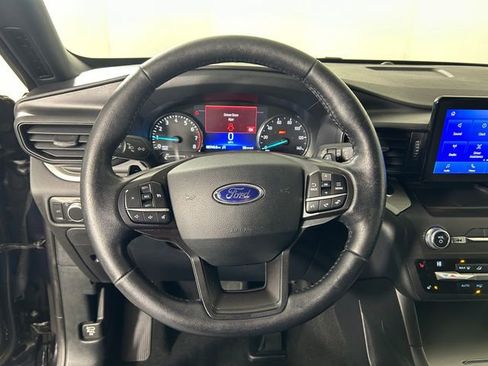 Used 2020 Ford Explorer XLT w/ Comfort Package image 15