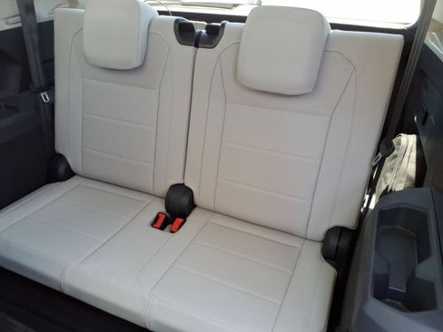 Used 2019 Volkswagen Tiguan SEL FWD image 24