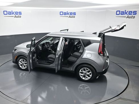 Certified 2025 Kia Soul LX w/ LX Technology Package image 57