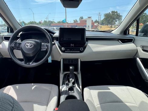 Used 2024 Toyota Corolla Cross L FWD image 15