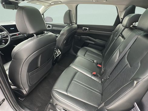 Used 2024 Kia Sorento S w/ Panoramic Sunroof Package AWD/4WD image 10