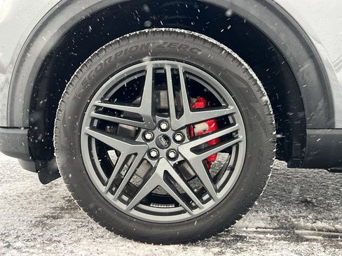 Used 2025 Ford Explorer ST-Line w/ Premium Package image 10