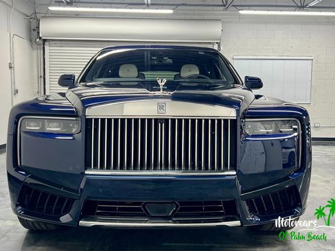 Used 2025 Rolls-Royce Cullinan image 2
