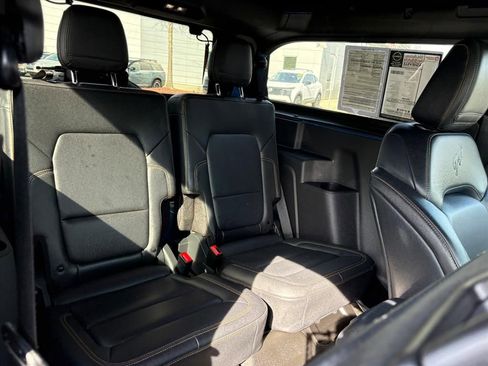 Used 2022 Ford Bronco Badlands image 19