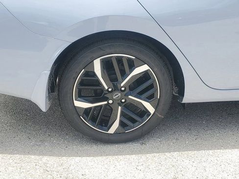 New 2025 Nissan Versa SR w/ Trunk Package image 3