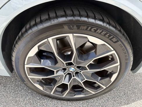 Used 2024 BMW X7 M60i AWD/4WD image 32