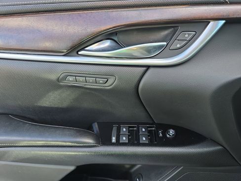 Used 2019 Cadillac XTS Luxury image 30