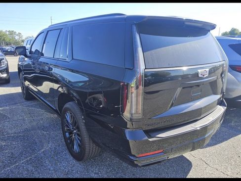 Used 2025 Cadillac Escalade ESV Sport Platinum AWD/4WD image 4