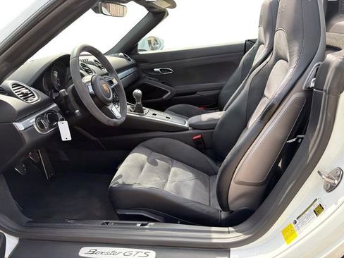 Used 2018 Porsche 718 Boxster GTS image 16