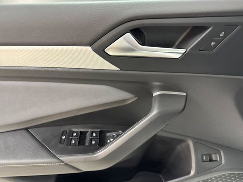 New 2027 Volkswagen Jetta SE FWD image 10