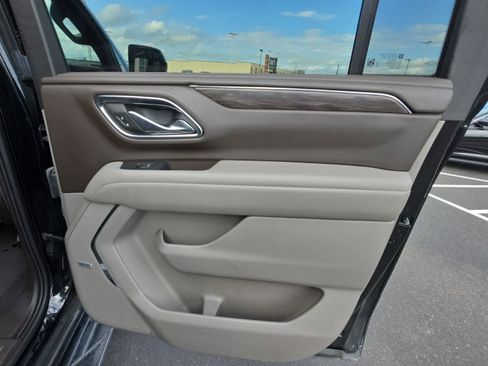 Used 2023 Chevrolet Suburban LT AWD/4WD image 48