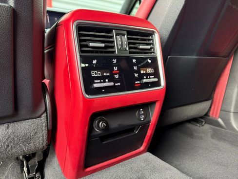Used 2023 Porsche Cayenne GTS AWD/4WD image 37