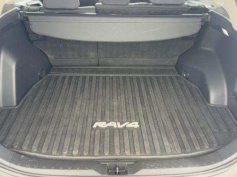 Used 2022 Toyota RAV4 XLE w/ Convenience Package AWD/4WD image 28