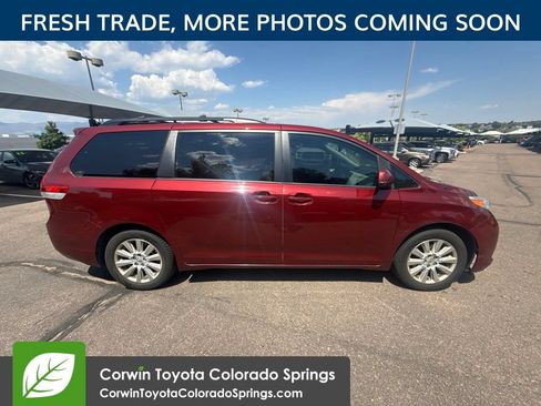 Used 2014 Toyota Sienna LE AWD/4WD image 10