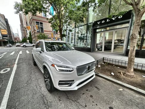 Certified 2025 Volvo XC90 B5 Core AWD/4WD image 1