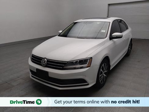 Used 2017 Volkswagen Jetta SE FWD image 1