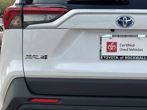 Used 2023 Toyota RAV4 XLE Premium AWD/4WD image 5