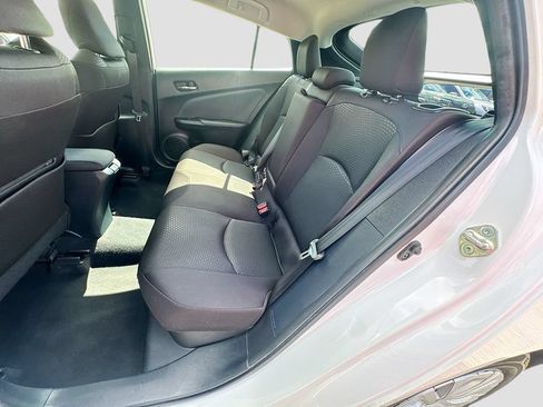 Used 2022 Toyota Prius LE FWD image 28