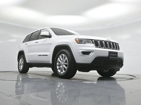 Used 2021 Jeep Grand Cherokee Laredo RWD image 45