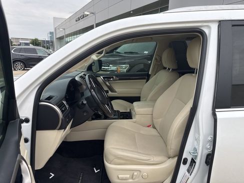 Used 2020 Lexus GX 460 Premium w/ Premium Package image 3